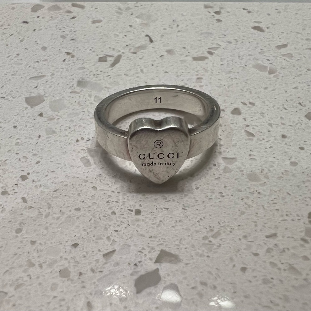 Gucci ring